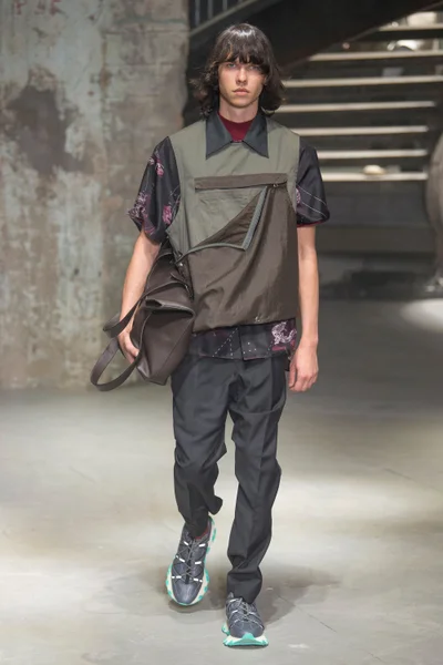 Look 39